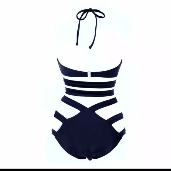 Black strappy bathing suit - Picture 4 of 8